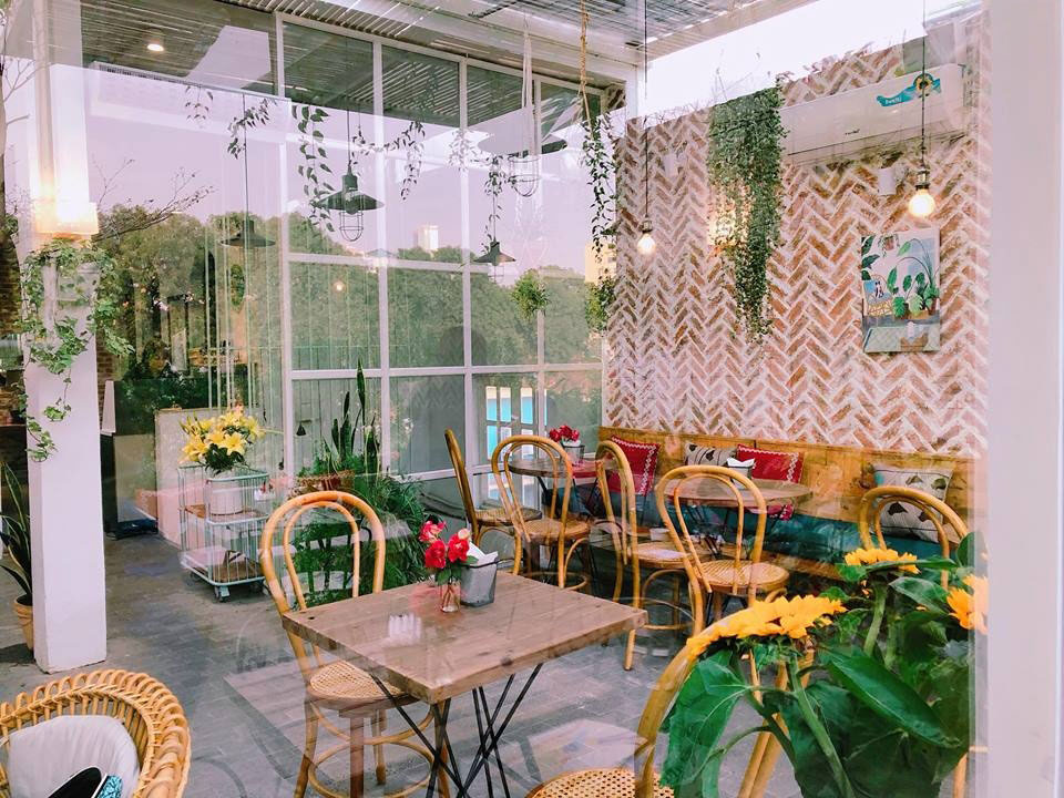 Cup Of Tea Cafe & Bistro - Quán cafe không gian xanh ngọt ngào ở Hà Nội